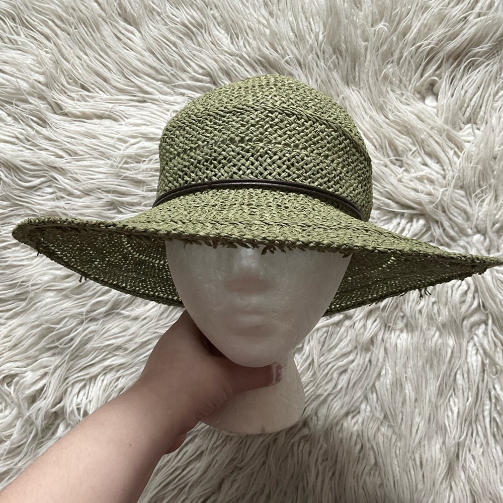 Joy Susan Green Woven Paper Medium Brim Sun Hat EUC One Size
